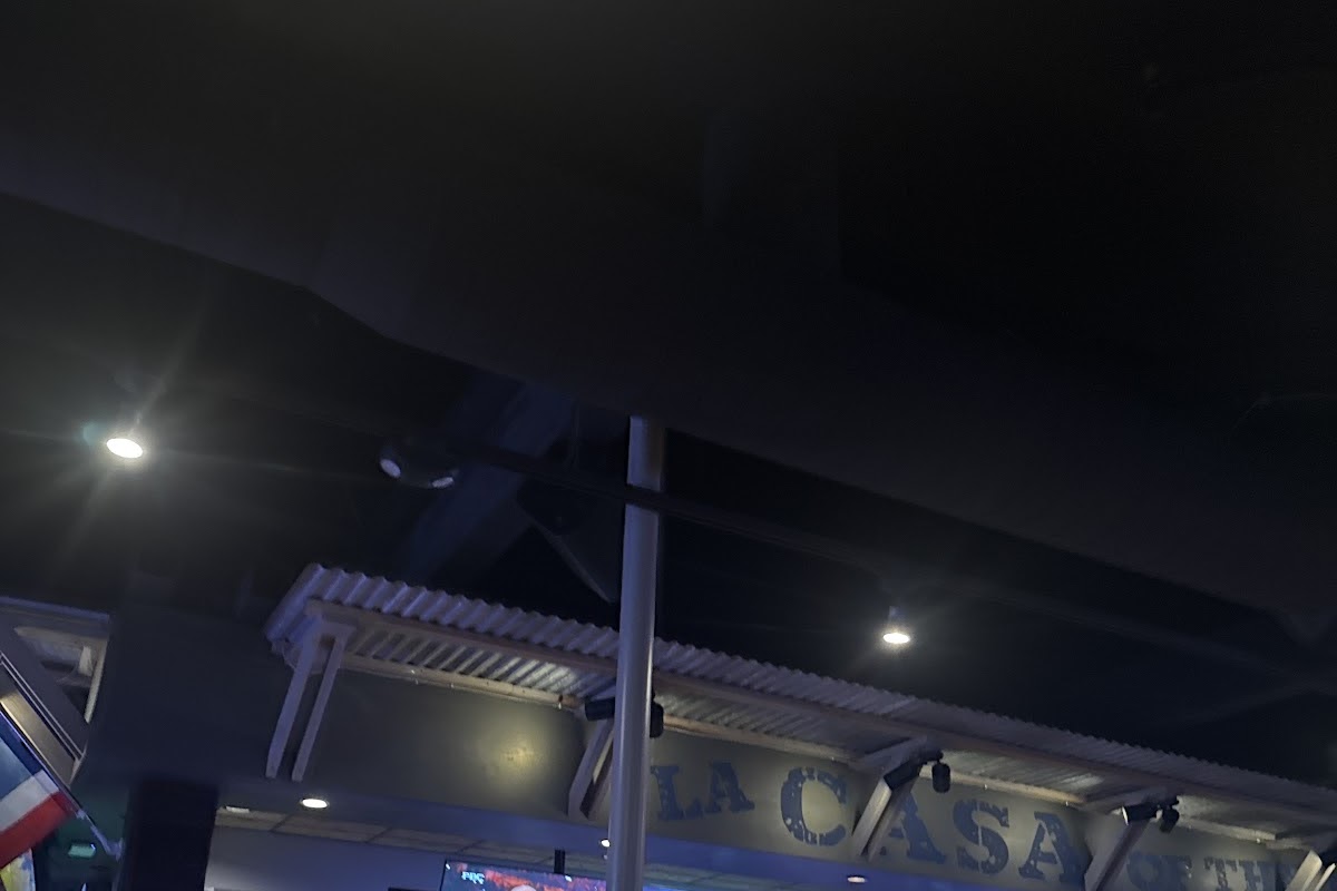 Ojos Locos Sports Cantina