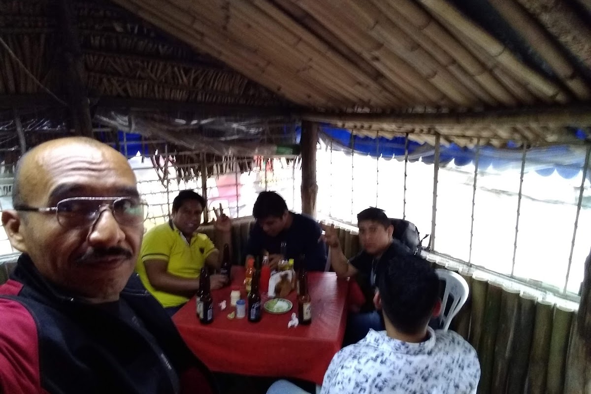 Coctelería y Mariscos "Lolos"