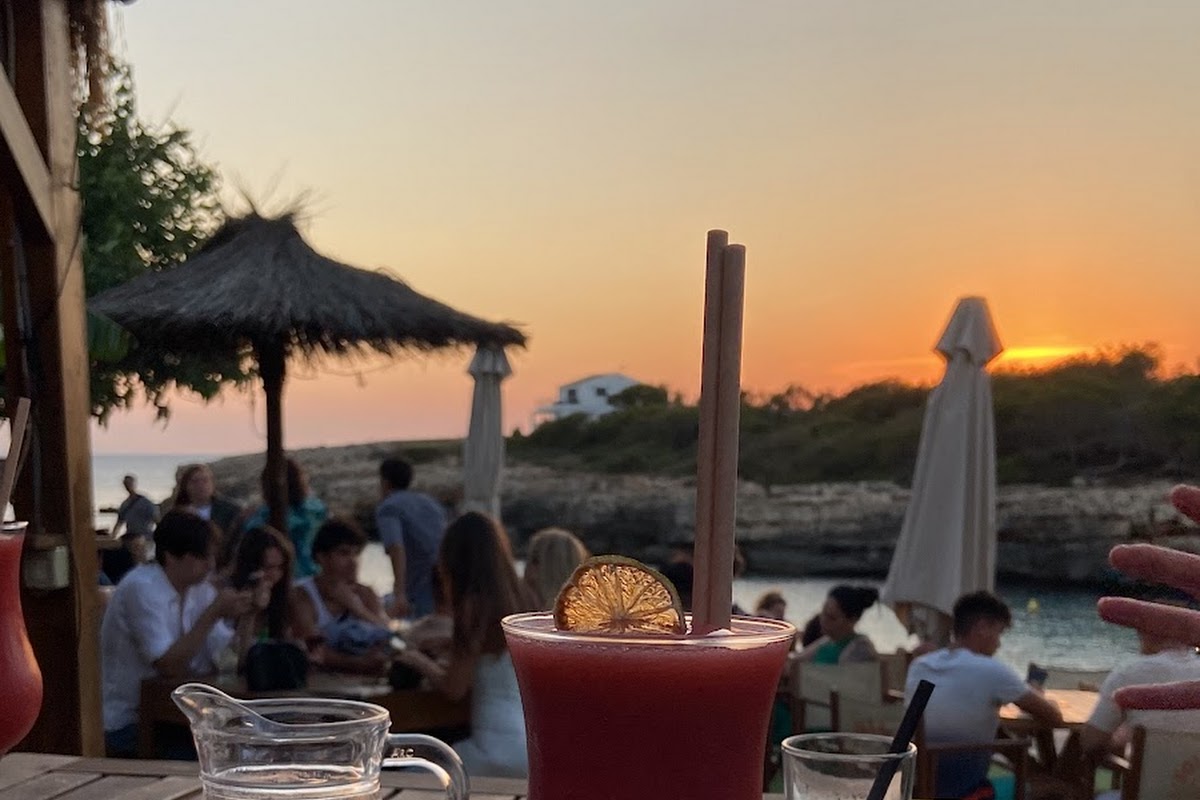 Hola Ola Mediterranean Beach
