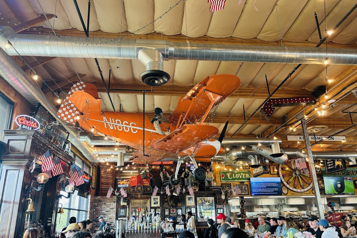 Heroes Restaurant & Brewhouse - Eastvale