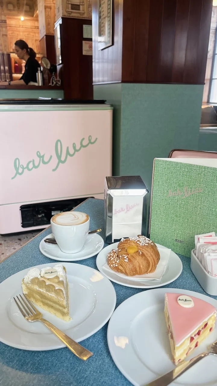 Discover Bar Luce in Via Brembo