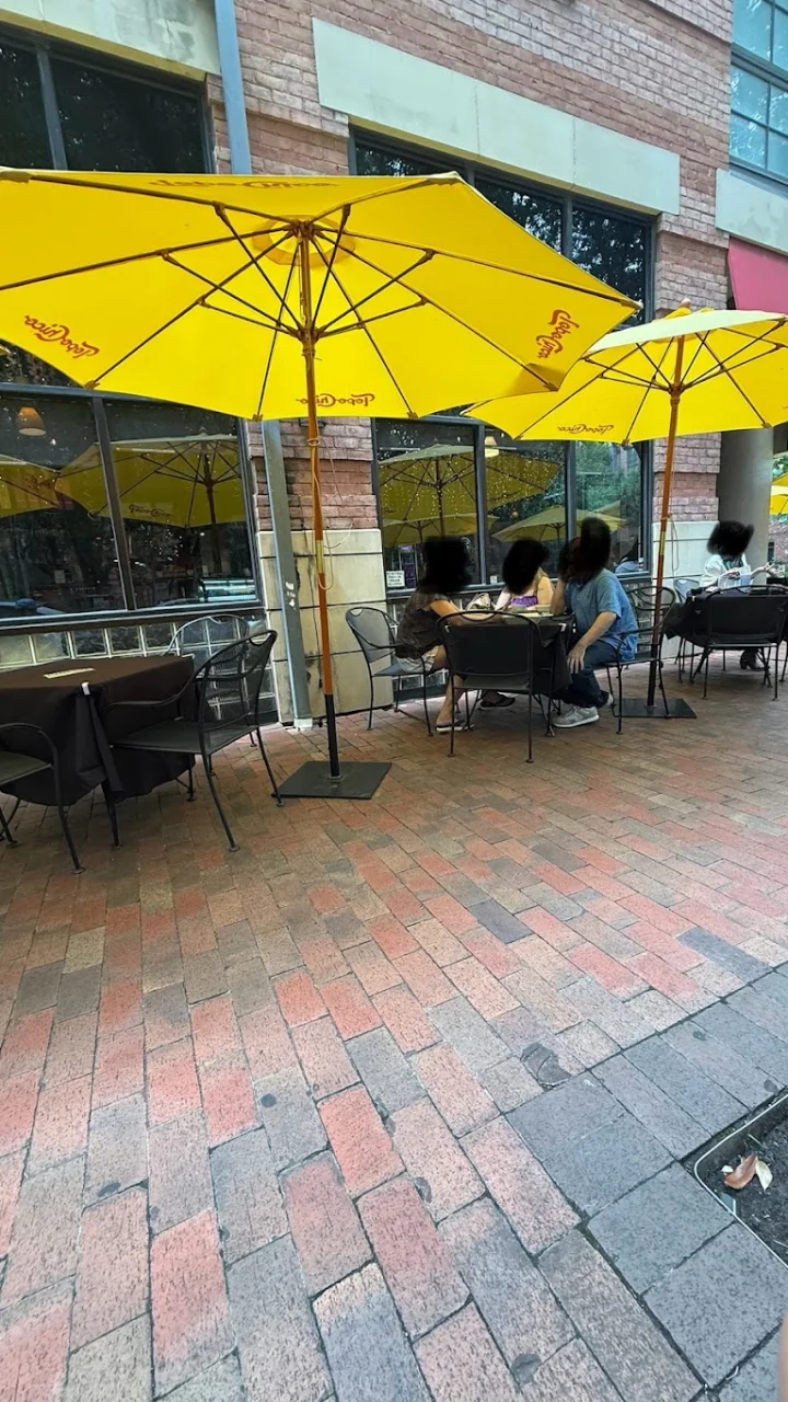 Discover Astoria Caffe and Wine bar in Addison