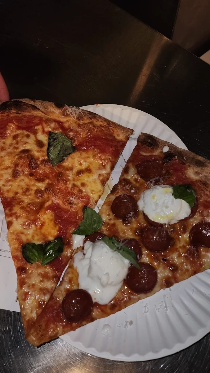 Comer bien y barato en Albee Square: guía con precios reales
