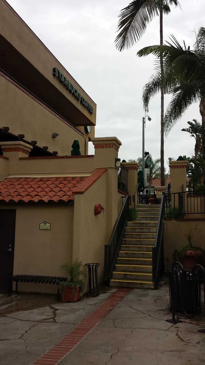 Discover Starbucks in El Camino Real