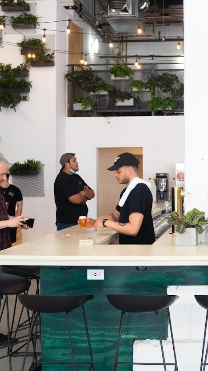Los restaurantes mejor valorados de Woodland Hills (4.6★)