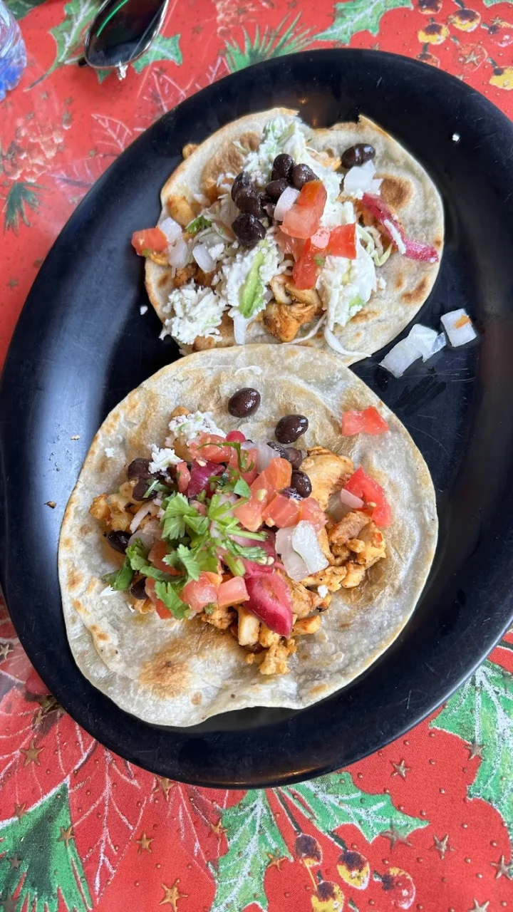 Comer bien y barato en Cabo San Lucas: guía con precios reales