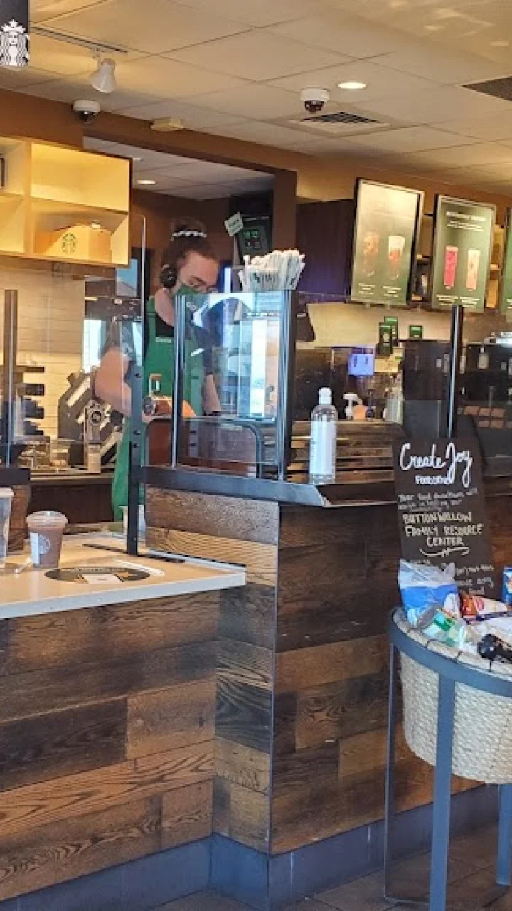 Discover Starbucks in Buttonwillow