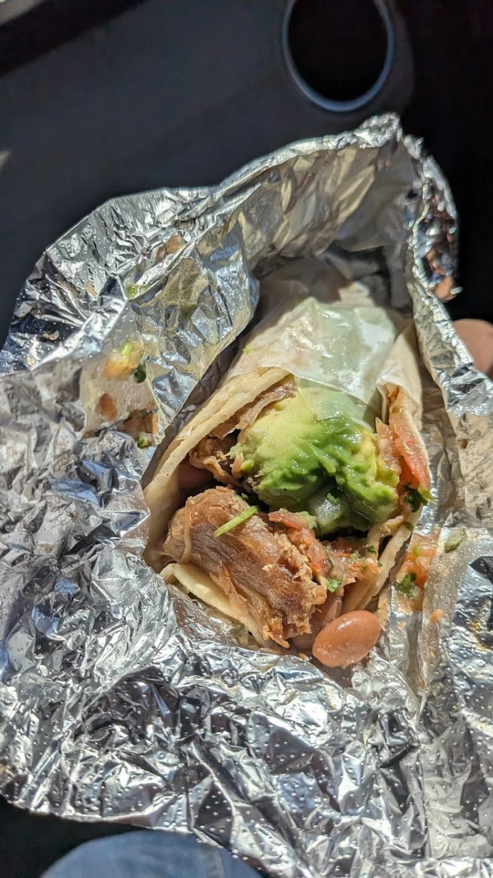 Comer bien y barato en Hollister: guía con precios reales