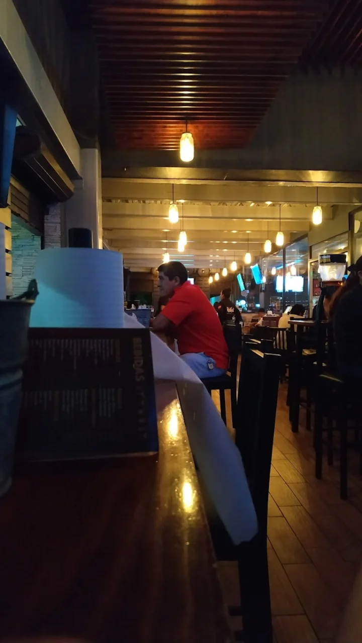 Dónde comer tarde en Lázaro Cárdenas: abiertos después de las 23h