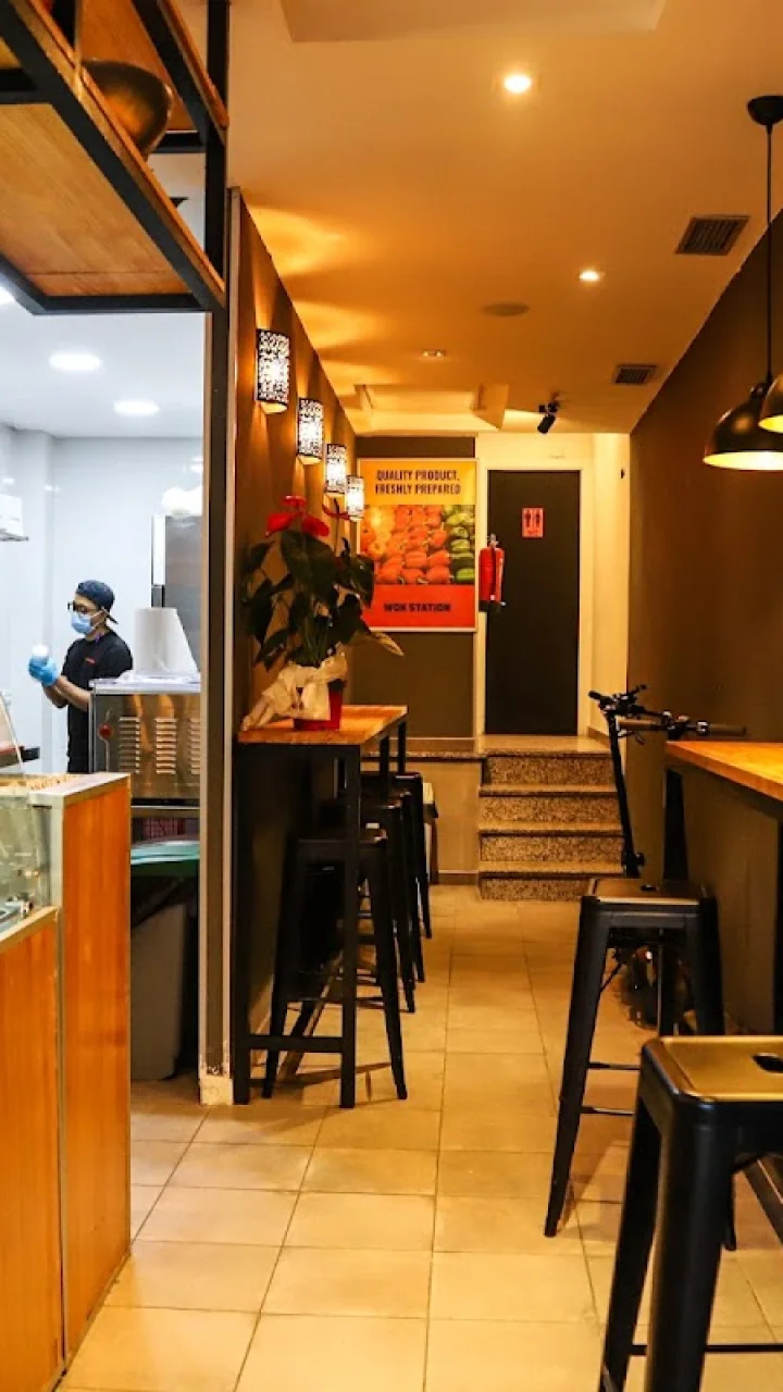 Vive Wok Station