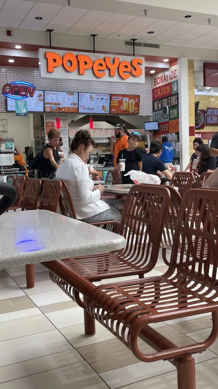 Popeyes Signature Dishes