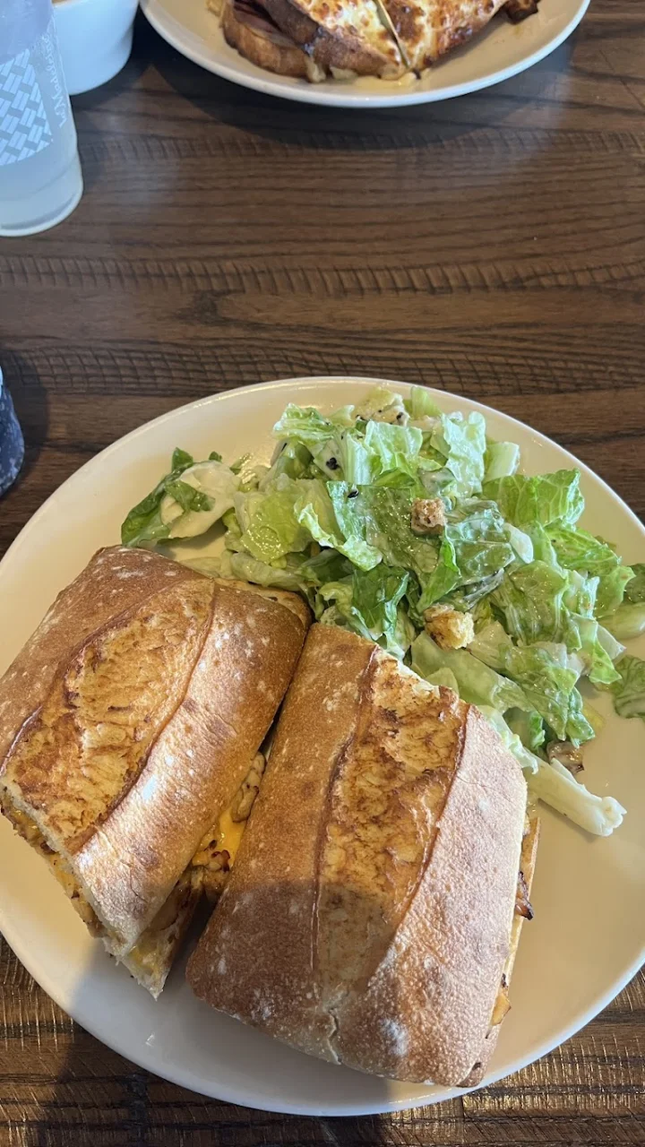 La Madeleine Signature Dishes
