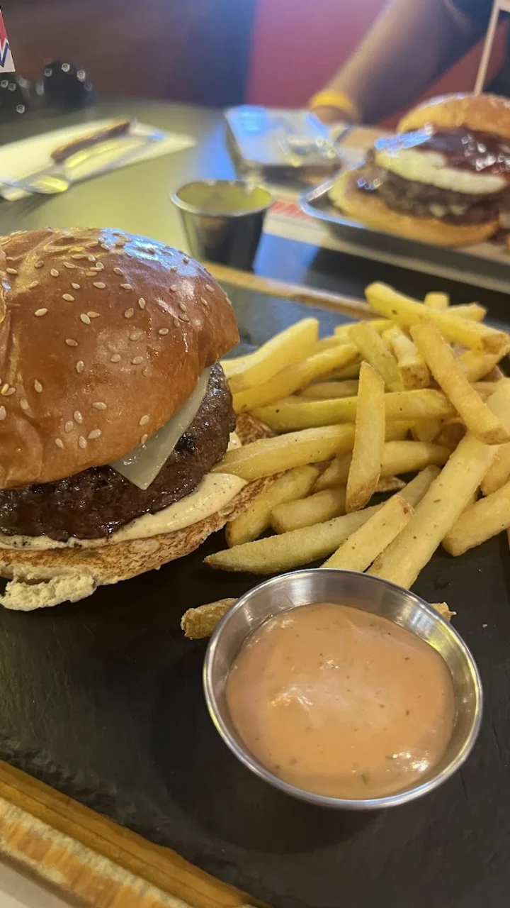 Foster's Hollywood Signature Dishes