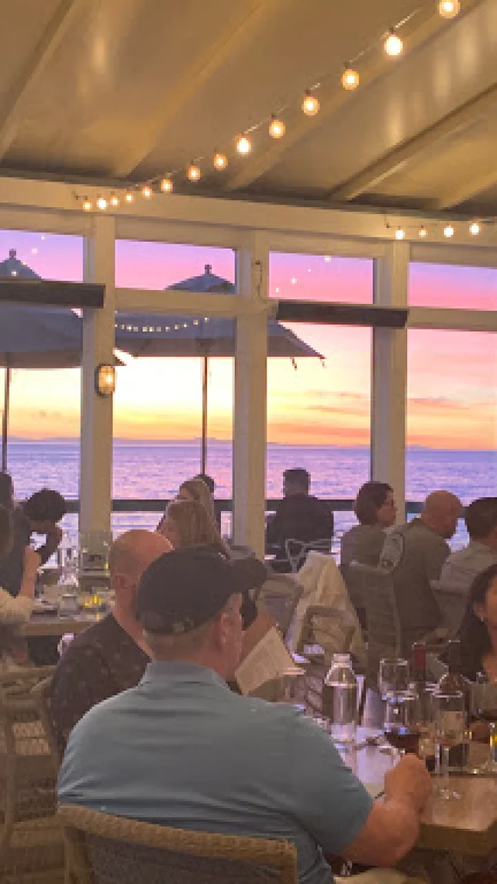Los restaurantes mejor valorados de Laguna Beach (4.6★)