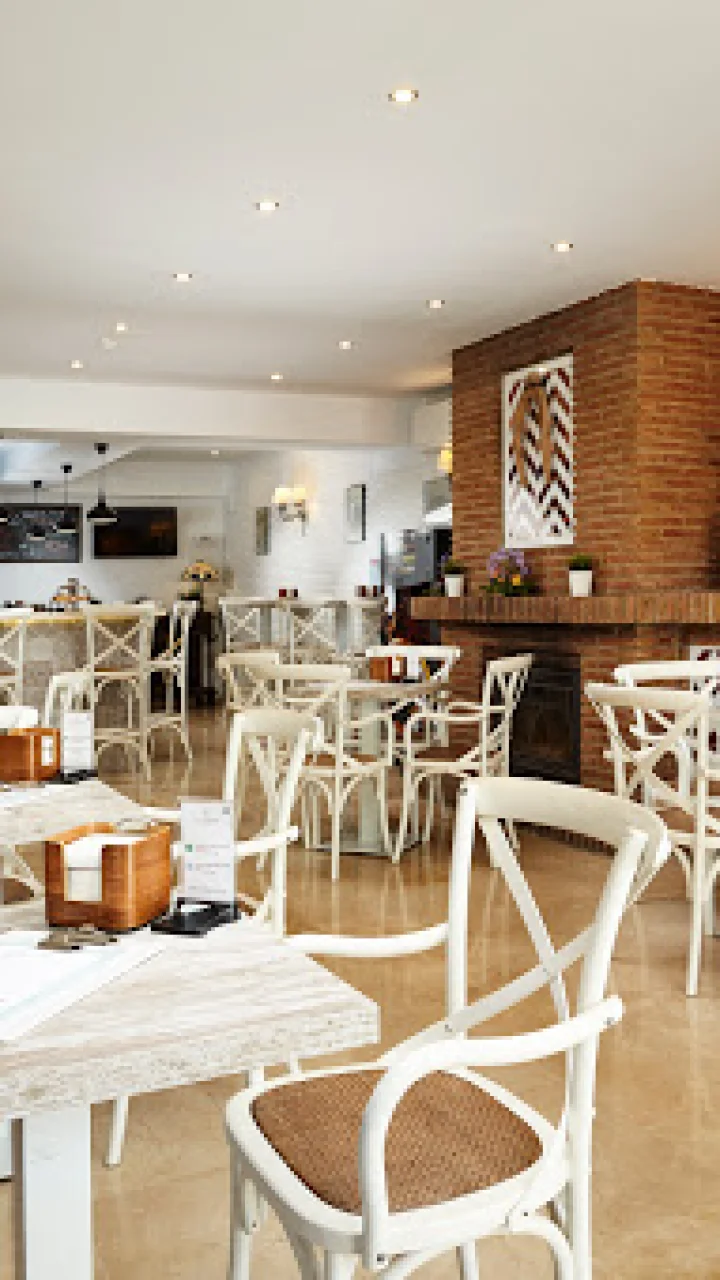 Joyas ocultas en Nerja: restaurantes increíbles que pocos conocen