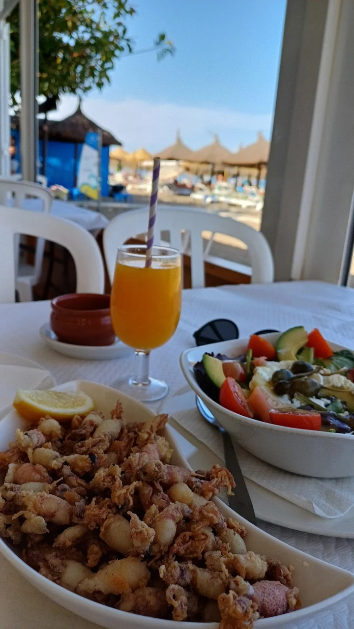 Los Naufragos Signature Dishes