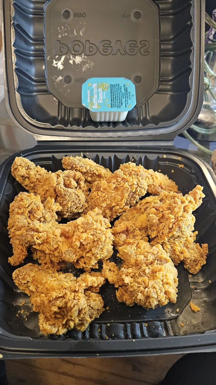 Popeyes Signature Dishes