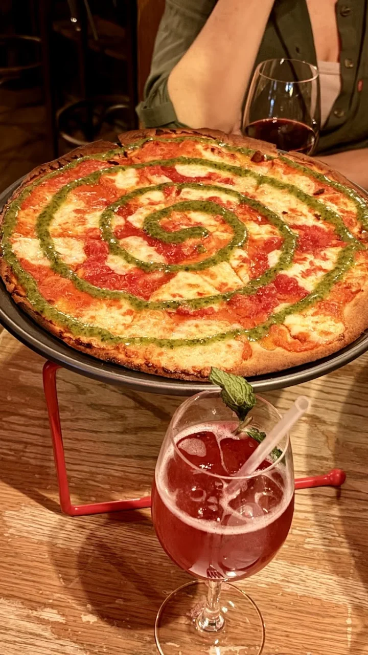 Las mejores pizzas de Albee Square según 47,755 opiniones