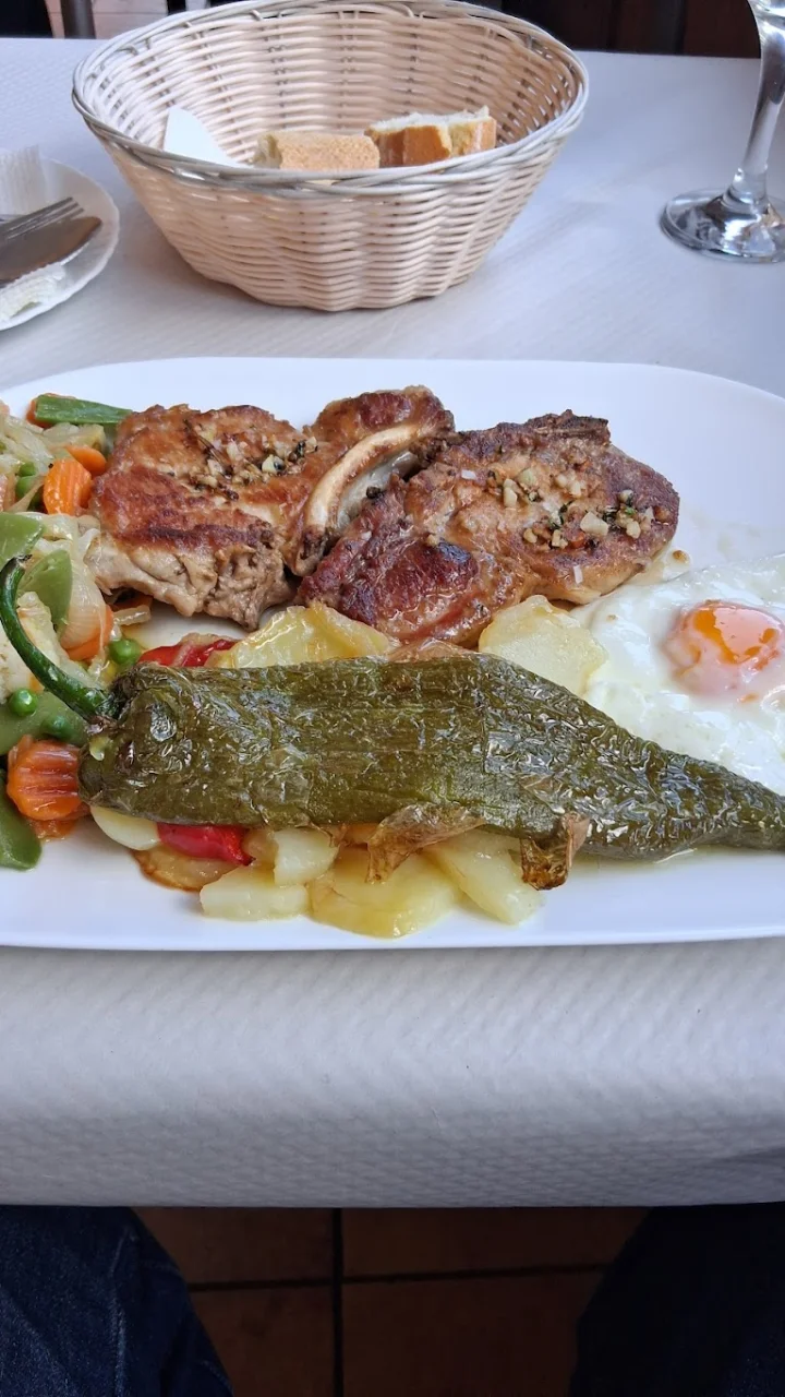 Comer bien y barato en Mijas: guía con precios reales